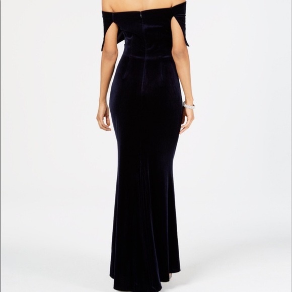 Vince Camuto Navy Off Shoulder Velvet Gown - Picture 3 of 4